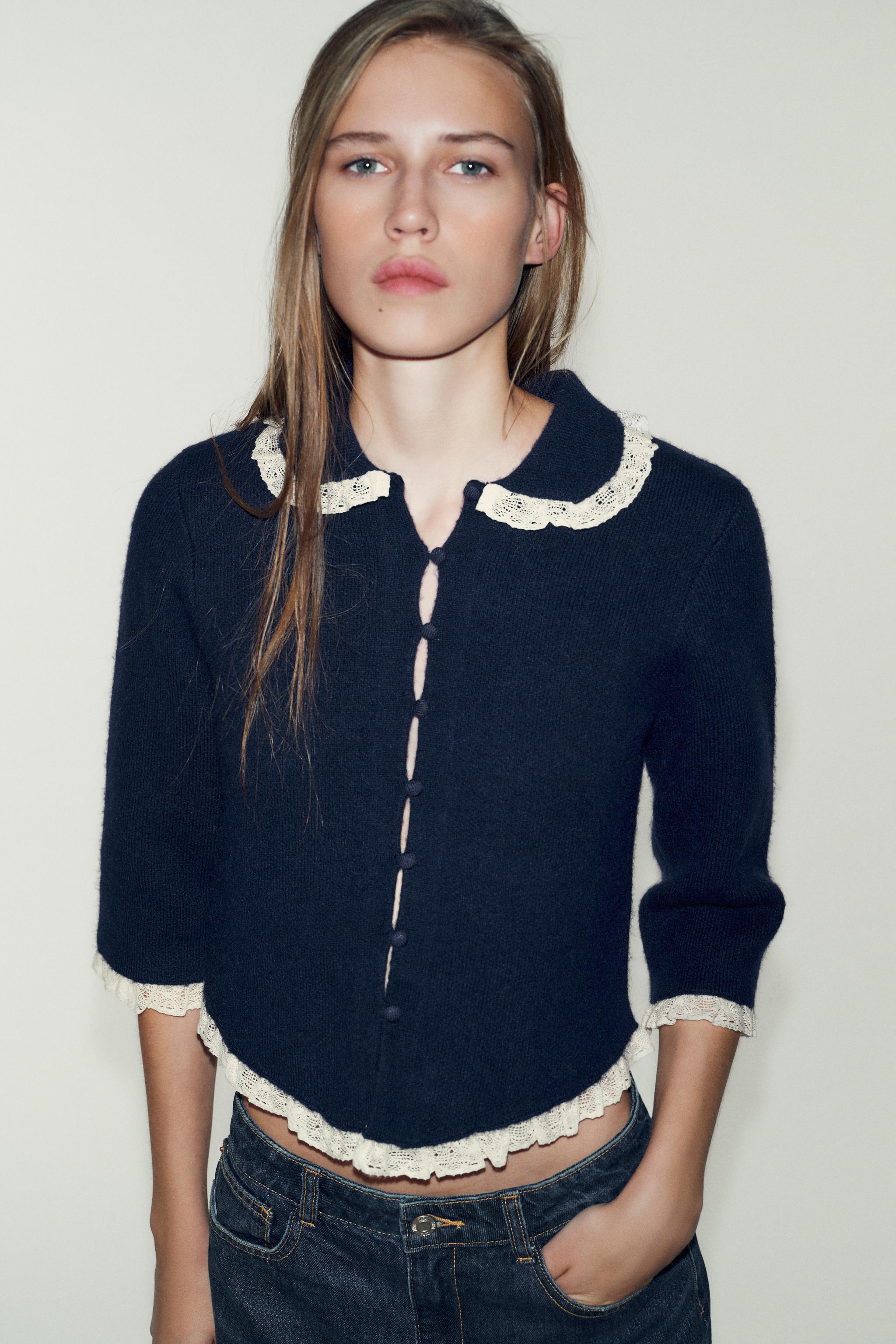 GILET EN MAILLE COL CLAUDINE AVEC DENTELLE